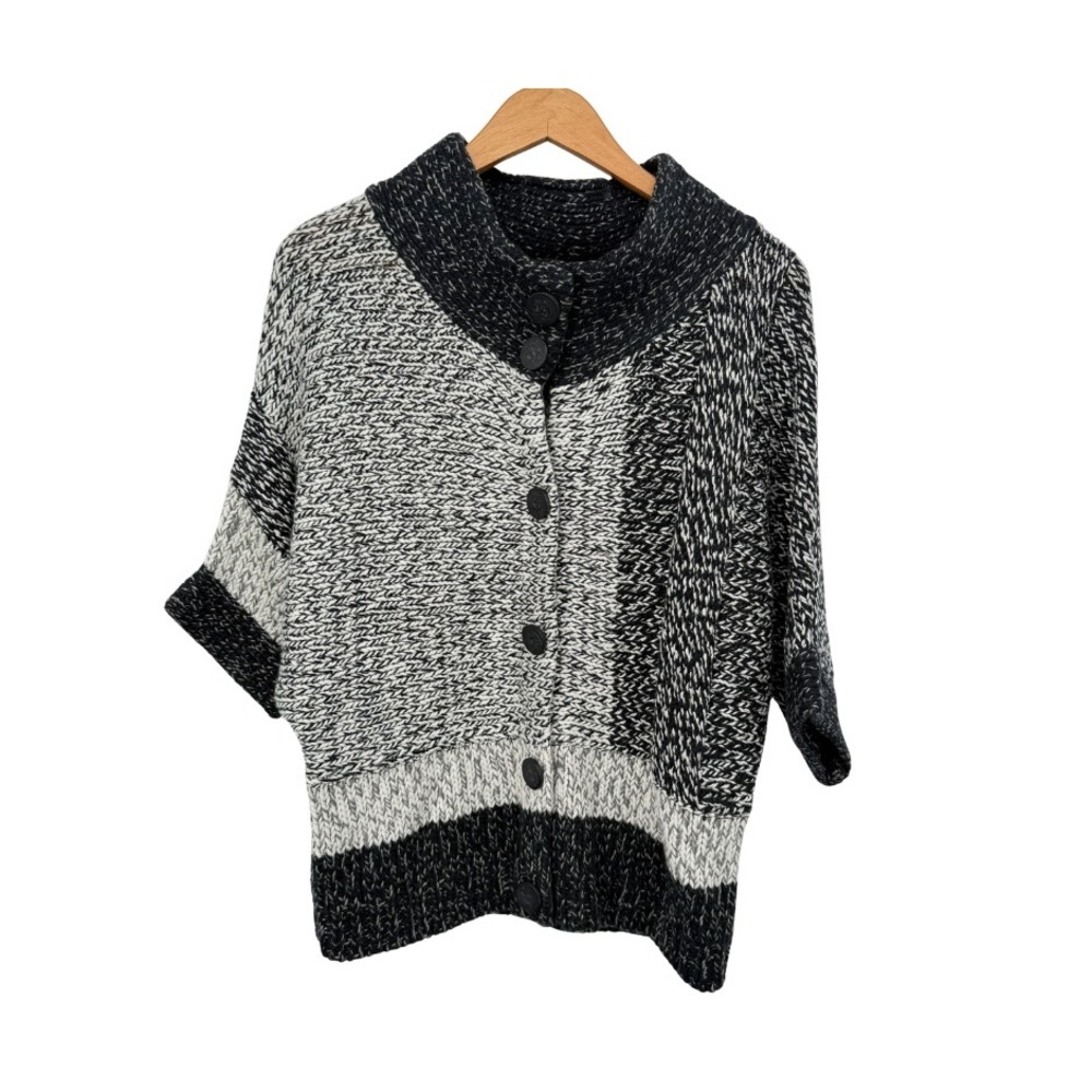 Chicos Cardigan Sweater Button Front Chunky‎ Knit Cozy Marled Gray Size 2 MD
